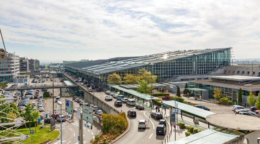 Offriamo una vasta selezione di opzioni di noleggio auto all'aeroporto di Stoccarda.